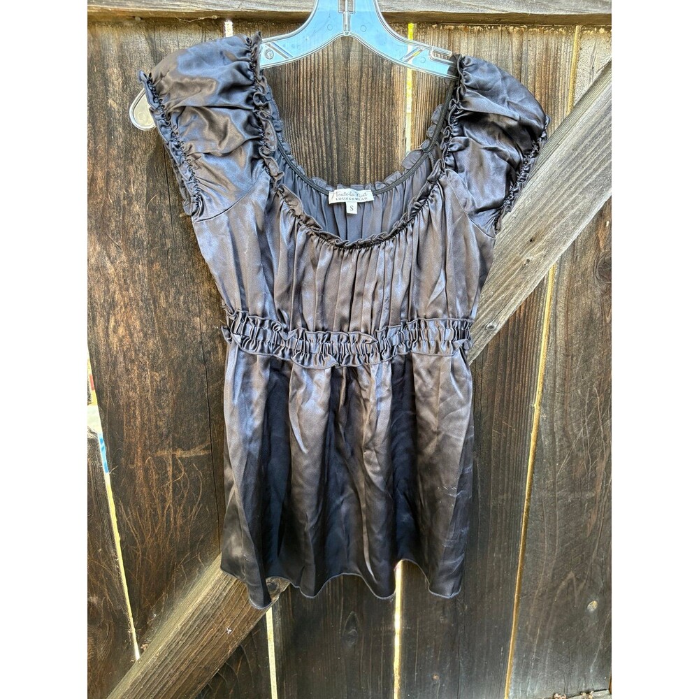Toute La Nuit Loungewear black silk short-sleeve top